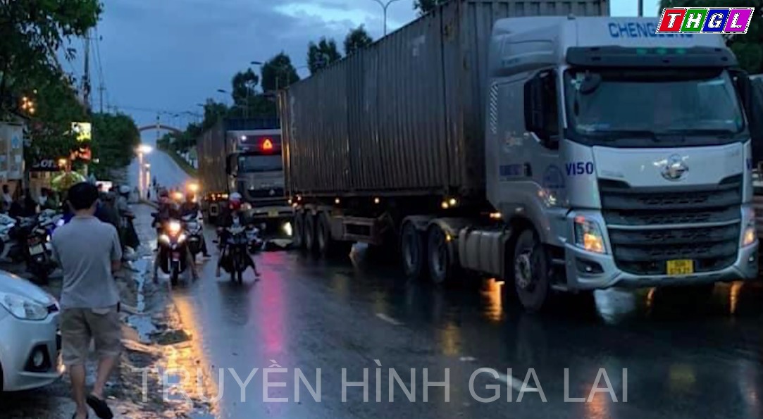 Lái xe mô tô va chạm với ô tô tải trên Quốc lộ 14 khiến 1 người tử vong tại chỗ