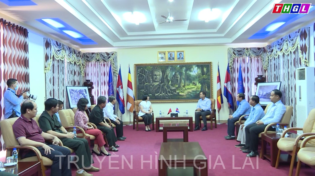Lãnh đạo Ban Chuyên trách tỉnh Gia Lai thăm, chào xã giao Ngài Kim Rith Thy – Tỉnh trưởng tỉnh Preah Vihear (Vương quốc Campuchia)