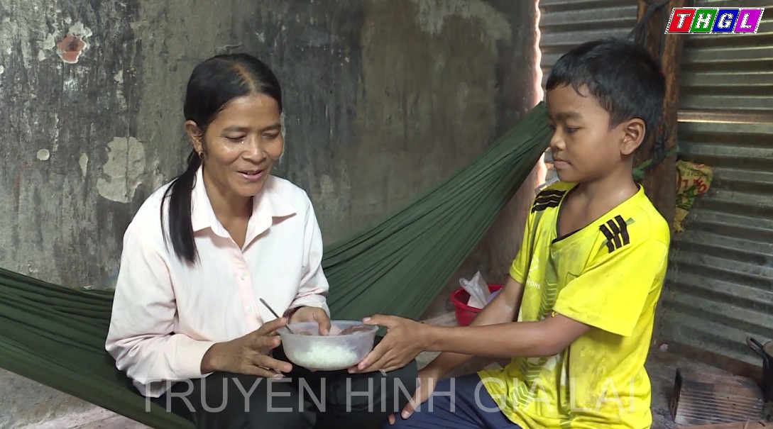 Đôi mắt sáng của mẹ