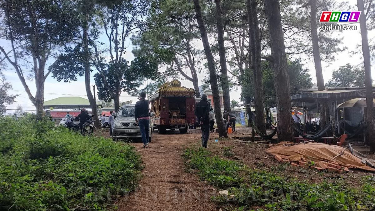 Phát hiện thi thể 2 mẹ con dưới lòng hồ Biển Hồ