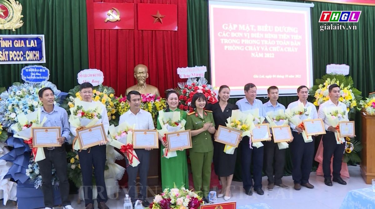 Gặp mặt kỷ niệm 61 năm Ngày truyền thống lực lượng Cảnh sát Phòng cháy và chữa cháy  và biểu dương các đơn vị tiên tiến trong phong trào toàn dân PCCC năm 2022.