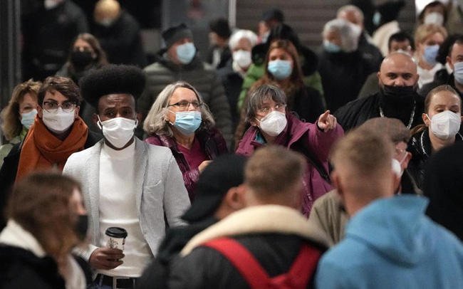 Đức vượt Brazil trở thành nước có số ca mắc cao thứ tư thế giới, Ấn Độ ghi nhận nhiều biến thể mới của Omicron