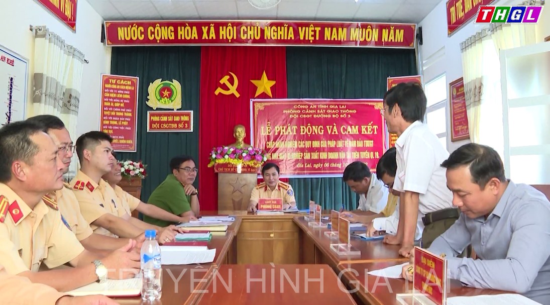 Chủ nhà máy, xí nghiệp sản xuất, kinh doanh vận tải trên tuyến Quốc lộ 19 ký cam kết chấp hành trật tự an toàn giao thông