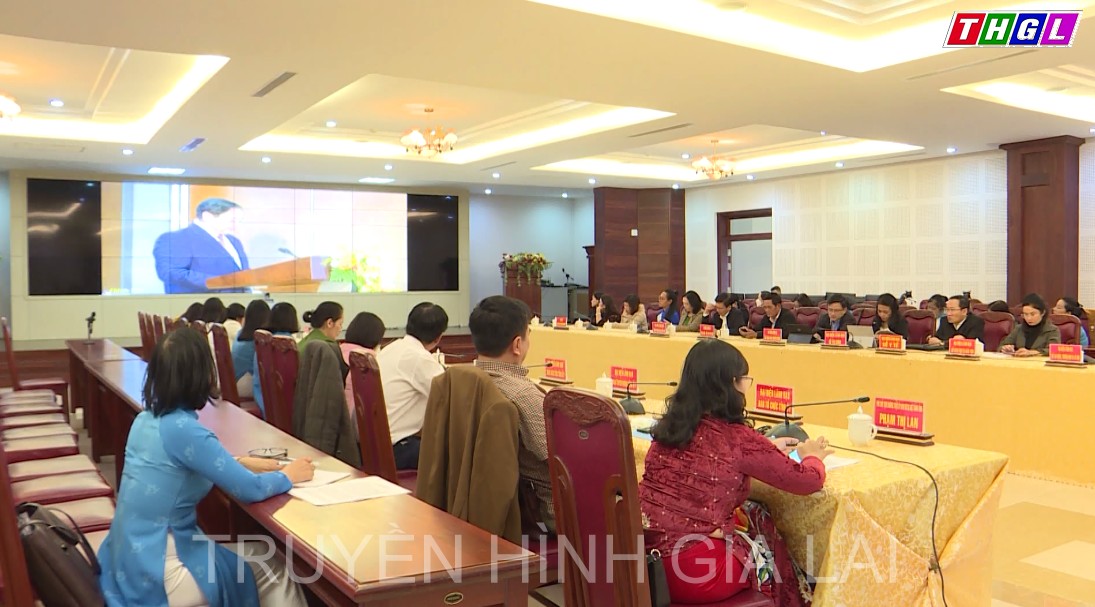 Thủ tướng Chính phủ Phạm Minh Chính đối thoại với phụ nữ Việt Nam