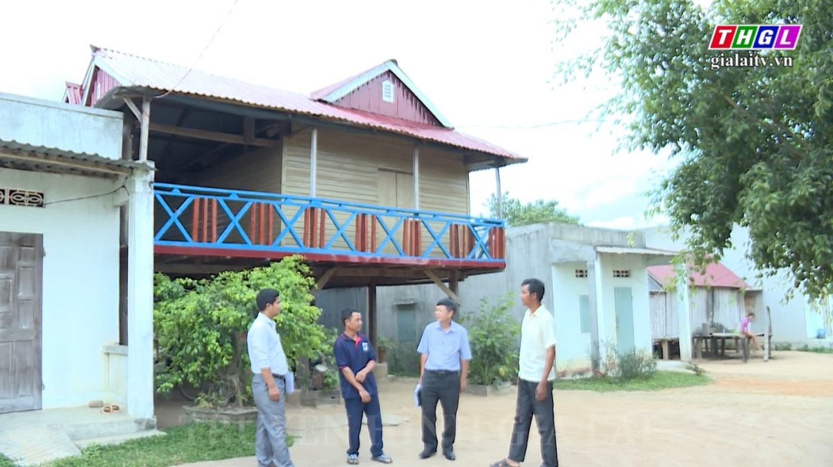 Làng Bro không còn lo đói nghèo