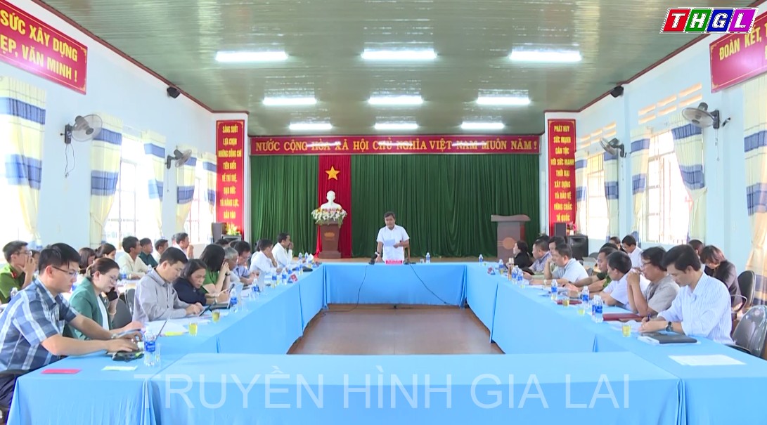 Bí thư Tỉnh ủy Hồ Văn Niên: Hệ thống chính trị xã Ia Chía cần cố gắng, nỗ lực, vượt khó, vươn lên