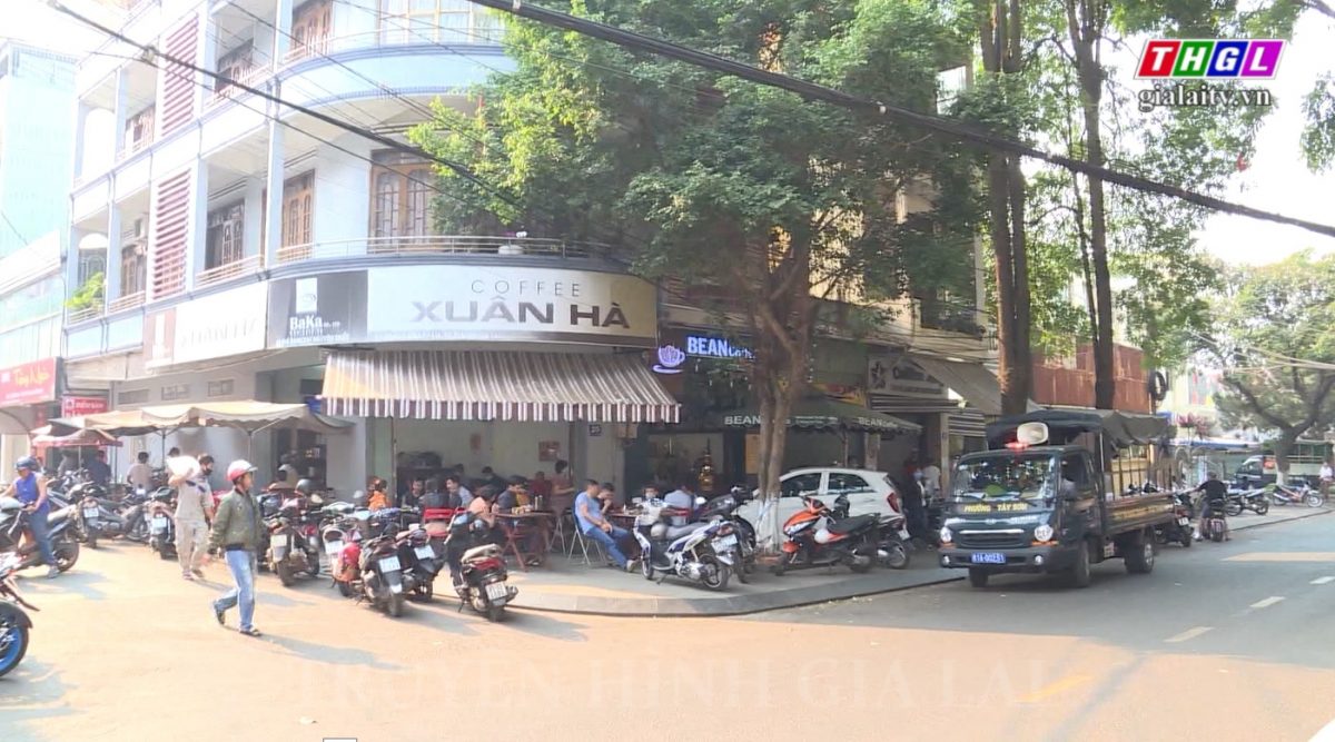 TP. Pleiku hiện có hơn 4.200 cơ sở sản xuất, chế biến, kinh doanh thực phẩm, kinh doanh dịch vụ ăn uống, thức ăn đường phố