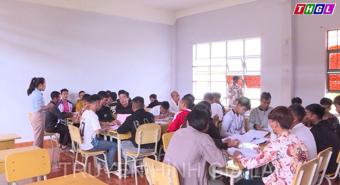 Tăng cường giáo dục kỹ năng mềm cho HSSV trường nghề