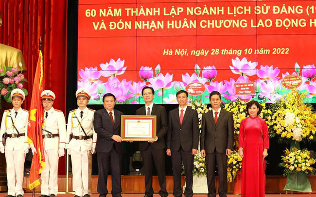 Nâng cao chất lượng nghiên cứu, giáo dục lịch sử Đảng để bảo vệ nền tảng tư tưởng của Đảng