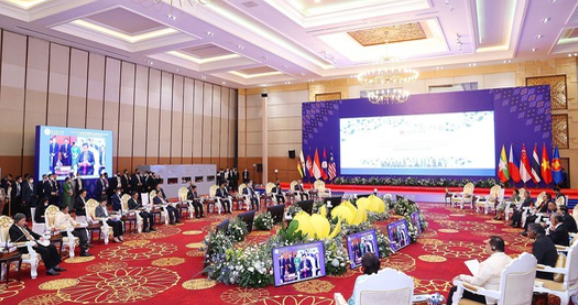 Thủ tướng tham dự nhiều hoạt động trong khuôn khổ Hội nghị Cấp cao ASEAN