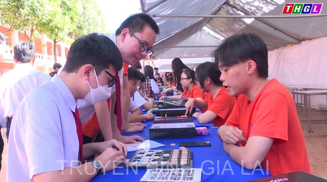 Nhiều hoạt động sôi nổi trong Ngày hội Toán học mở đầu tiên tại Gia Lai