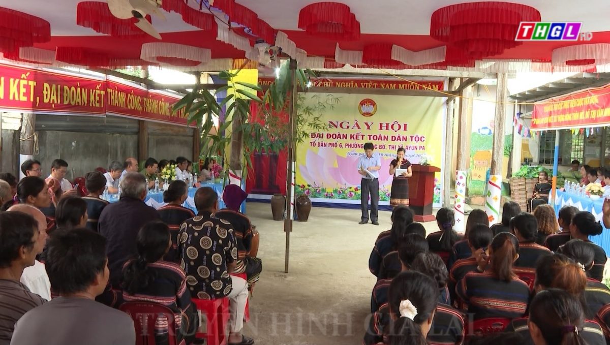 Đồng chí Rah Lan Lâm – Ủy viên BTV Tỉnh ủy, Giám đốc Công an tỉnh dự Ngày hội ĐĐK các dân tộc  năm 2022 tại phường Sông Bờ, thị xã Ayun Pa