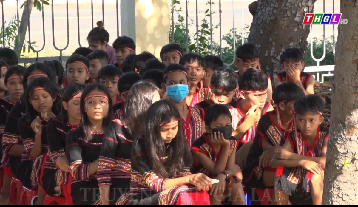 Ia Pa Khai giảng 2 lớp nghề trình diễn cồng chiêng cho 60 học sinh