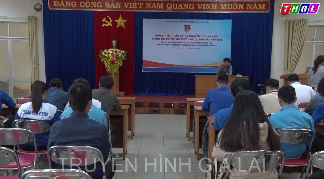 Tập huấn kiến thức, kỹ năng thông tin, tuyên truyền về dân tộc, tôn giáo cho cán bộ Đoàn