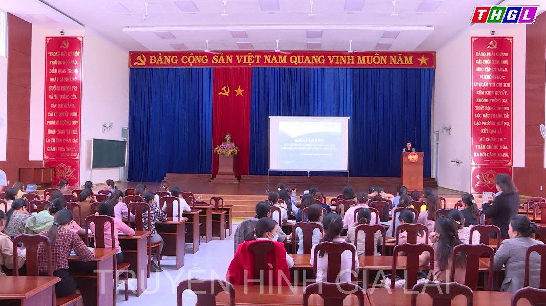 Tập huấn nghiệp vụ công tác Hội cho Chủ tịch Hội LHPN cấp cơ sở năm 2022