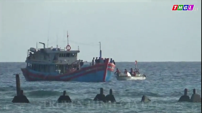 Đảo Sơn Ca giúp ngư dân gặp nạn trên biển