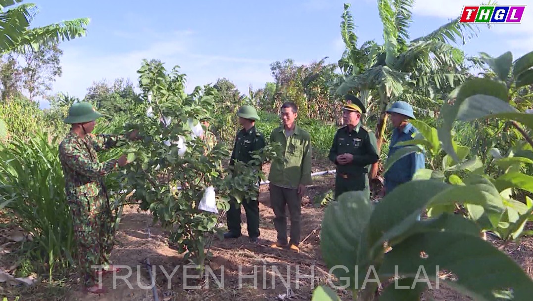 Mô hình “Giảm nghèo bền vững từ nhóm đỡ đầu vùng khó khăn”