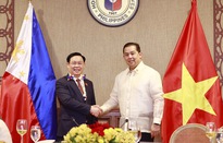 Chủ tịch Quốc hội Vương Đình Huệ hội đàm với Chủ tịch Hạ viện Philippines Martin Romualdez