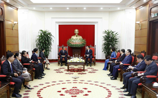 Việt Nam – Lào tăng cường hợp tác đào tạo cán bộ