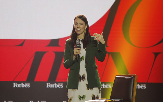 Thủ tướng New Zealand Jacinda Ardern khẳng định vai trò của phụ nữ trong nền kinh tế hiện đại