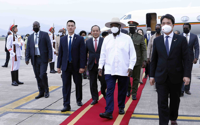 Tổng thống Cộng hòa Uganda bắt đầu thăm chính thức Việt Nam