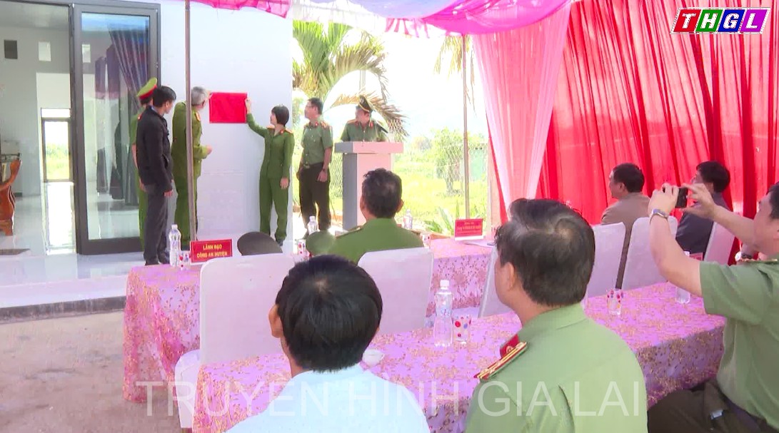 Công an tỉnh Gia Lai trao tặng nhà nghĩa tình đồng đội