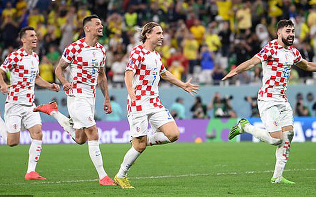 Giành thắng lợi nghẹt thở sau loạt “đấu súng” may rủi, Croatia tiễn Brazil về nước