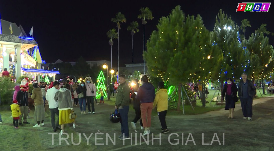 Rộn ràng không khí Giáng sinh ở Phố núi Pleiku