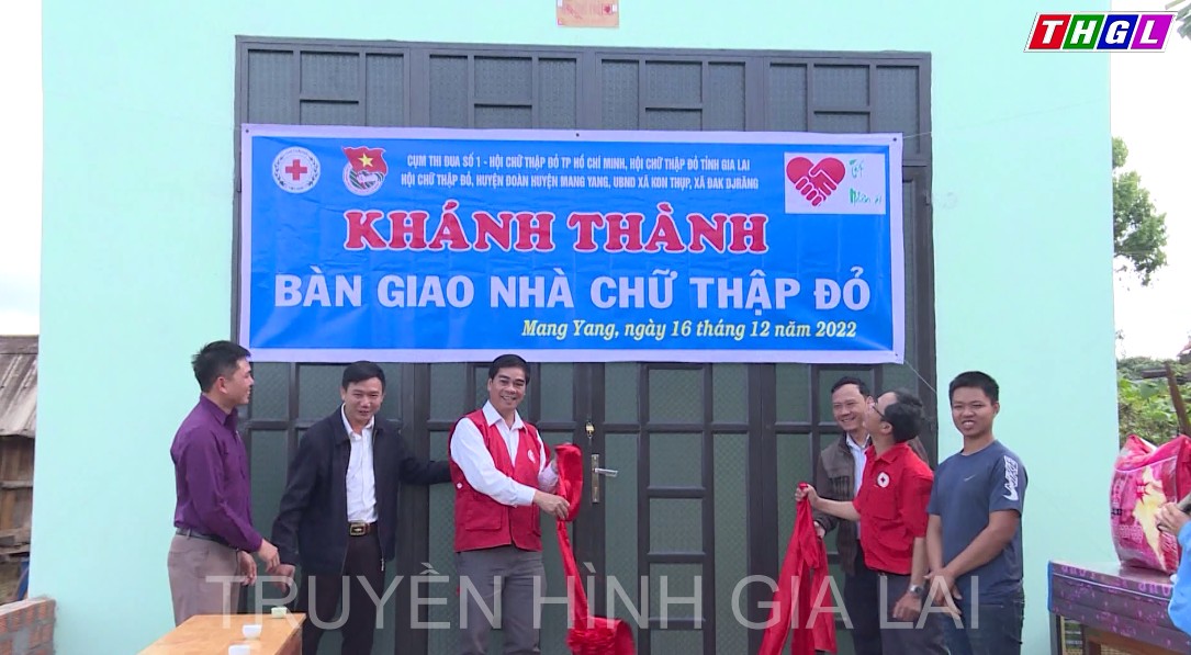 Khánh thành và bàn giao Nhà Chữ thập đỏ tại huyện Mang Yang