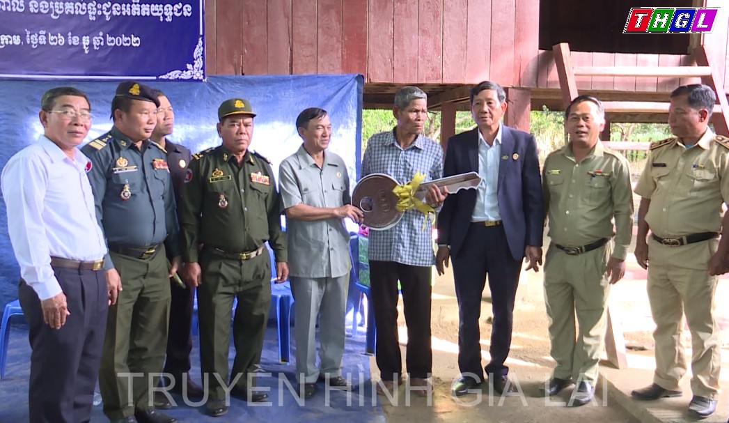 Hội Cựu chiến binh tỉnh Gia Lai trao nhà “Đoàn kết hưu nghị tại tỉnh Ratanakiri,  Vương quốc Campuchia