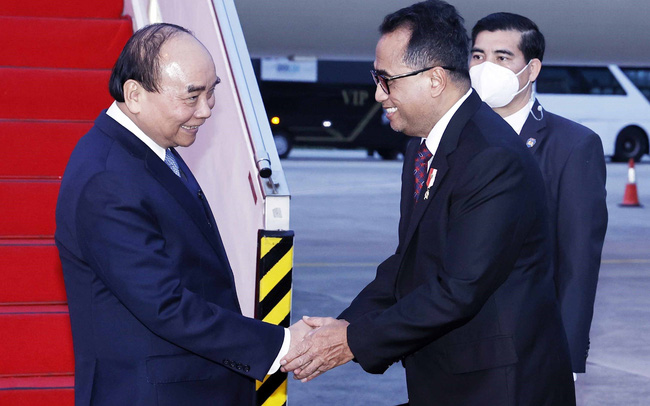 Chủ tịch nước Nguyễn Xuân Phúc bắt đầu chuyến thăm cấp Nhà nước đến Indonesia