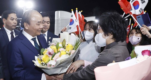 Chủ tịch nước dự chương trình nghệ thuật kỷ niệm 30 năm quan hệ Việt Nam – Hàn Quốc