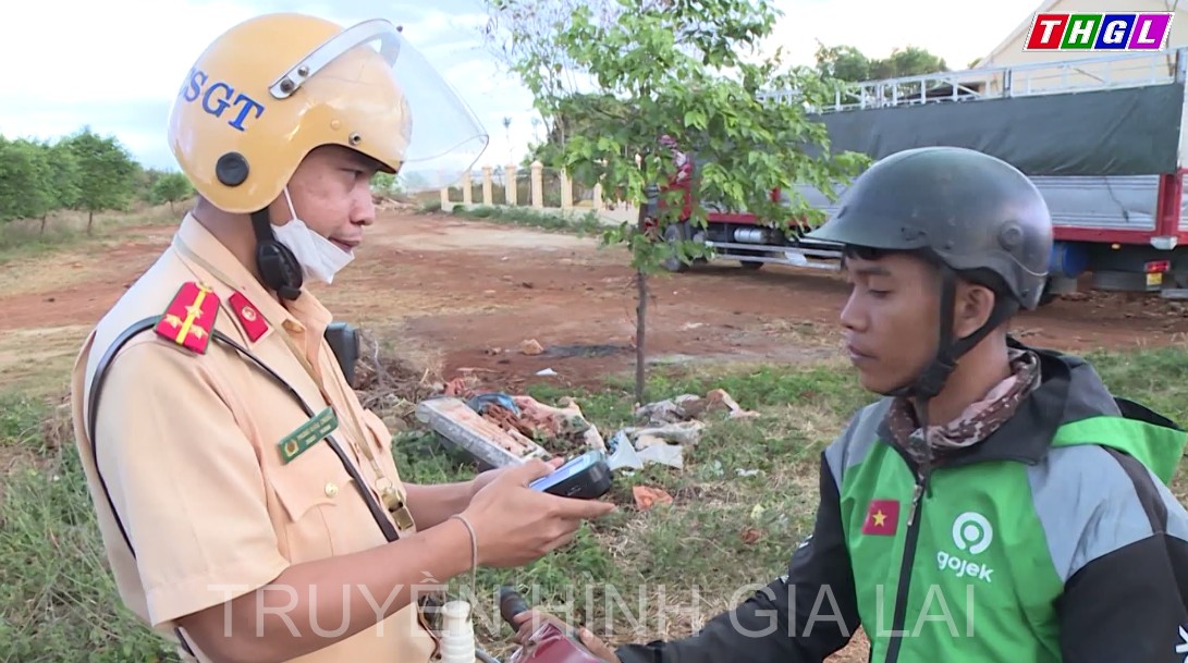 Đức Cơ huy động tối đa lực lượng tăng cường tuần tra kiểm soát, đảm bảo trật tự an toàn giao thông