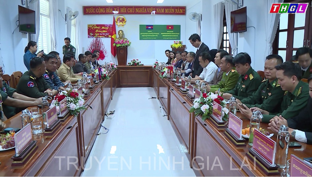 Lãnh đạo huyện Dum Mia (tỉnh Ratanakiri, Campuchia) thăm, chúc tết lãnh đạo và nhân dân huyện Ia Grai