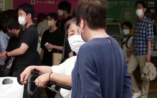 Nhật Bản đối mặt nguy cơ dịch bệnh cúm mùa và COVID-19