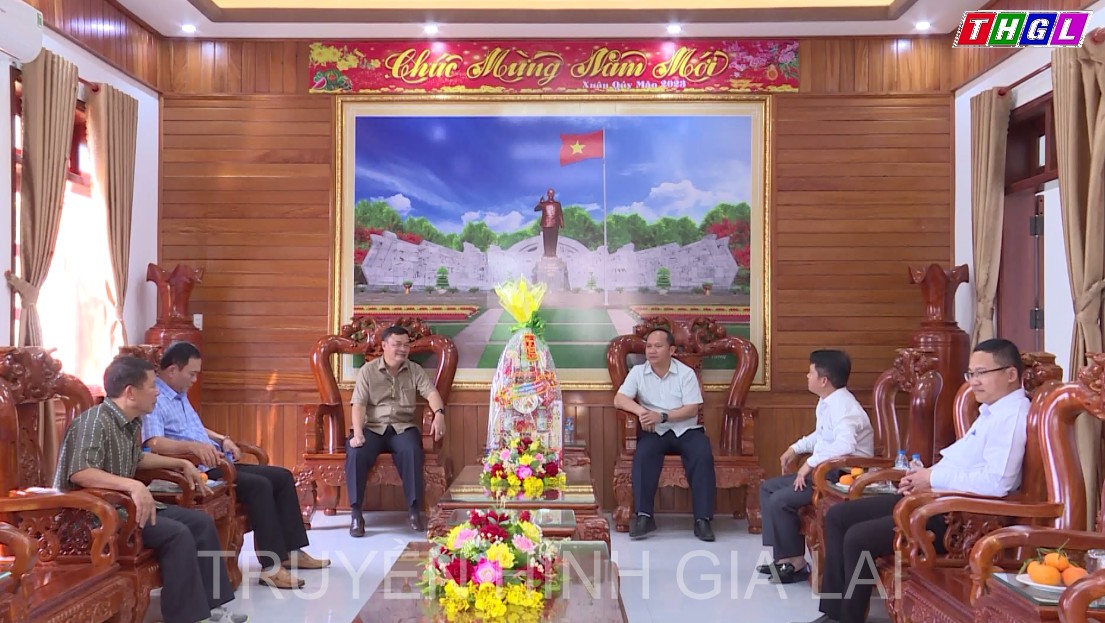 Phó Bí thư Tỉnh ủy Rah Lan Chung thăm, chúc Tết các đơn vị quân đội đóng quân trên địa bàn tỉnh Gia Lai