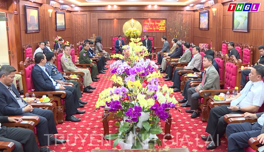 Đoàn cán bộ cấp cao tỉnh Ratanakiri (Vương quốc Campuchia) thăm, chúc Tết Nguyên đán Quý Mão 2023 tỉnh Gia Lai