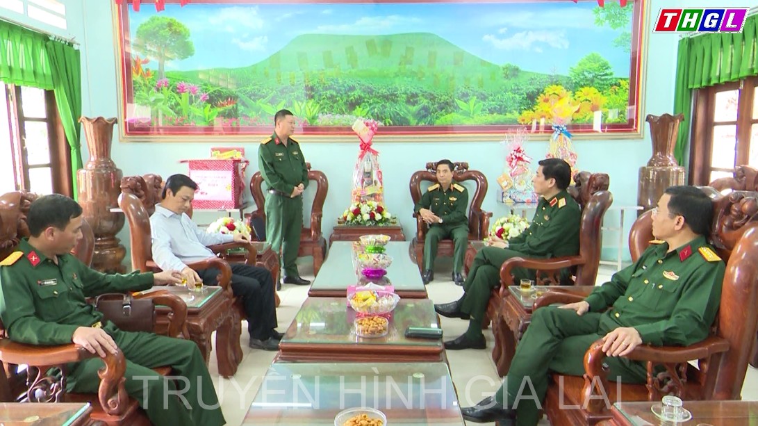 Phó Tổng tham mưu trưởng QĐND Việt Nam thăm, chúc Tết Ban Chỉ huy Quân sự TP.Pleiku