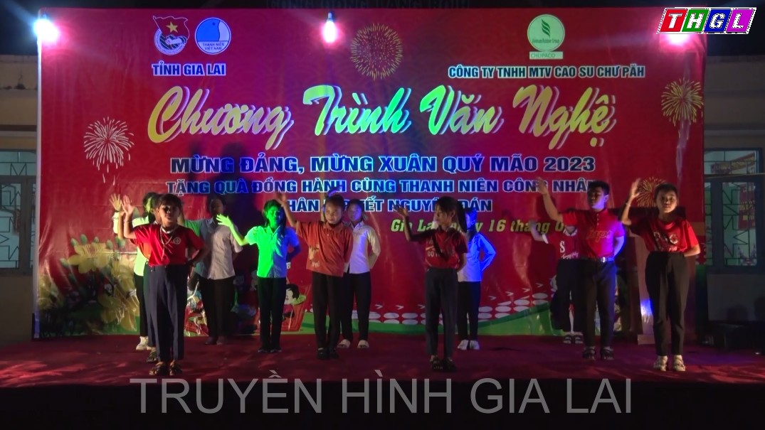 Đoàn Thanh niên tỉnh Gia Lai tổ chức chương trình giao lưu văn nghệ và tặng quà cho thanh niên công nhân khó khăn