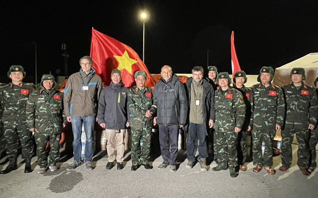 Đoàn cứu hộ QĐND Việt Nam trao tặng gần 25 tấn hàng cho Thổ Nhĩ Kỳ