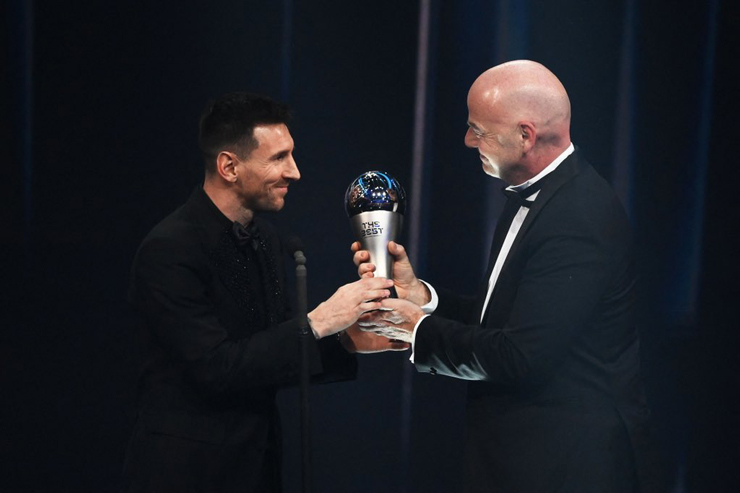 Messi giành FIFA The Best 2022: Lập kỷ lục mới, chính thức vượt Ronaldo