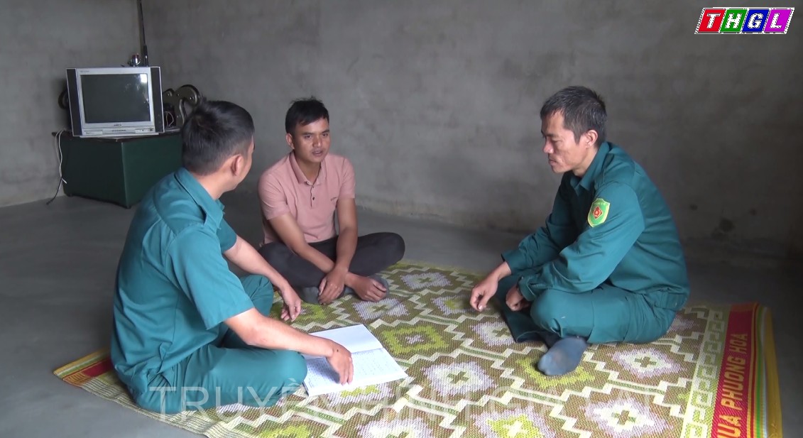 Thanh niên huyện Mang Yang tình nguyện viết đơn lên đường nhập ngũ