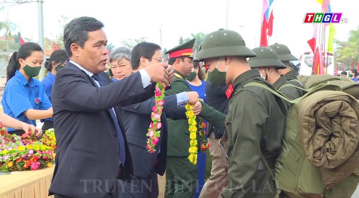 Bí thư Tỉnh ủy Gia Lai Hồ Văn Niên dự Lễ Giao – nhận quân năm 2023 tại huyện Phú Thiện