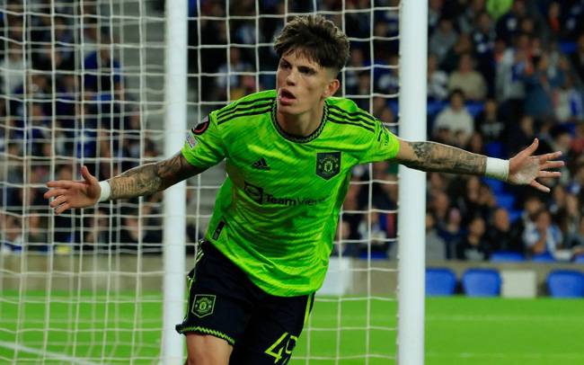 Manchester United gia hạn hợp đồng với Garnacho