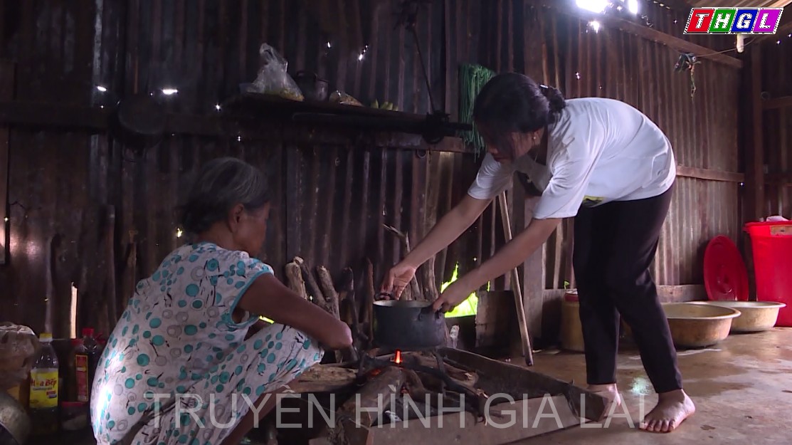 Nhiều mạnh thường quân ủng hộ, giúp đỡ cô học trò nghèo Ksor Joch huyện Đức Cơ