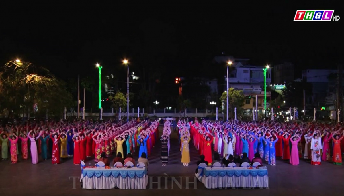 Hội Liên hiệp Phụ nữ TP.Pleiku tổ chức Chương trình giao lưu dân vũ – trình diễn áo dài