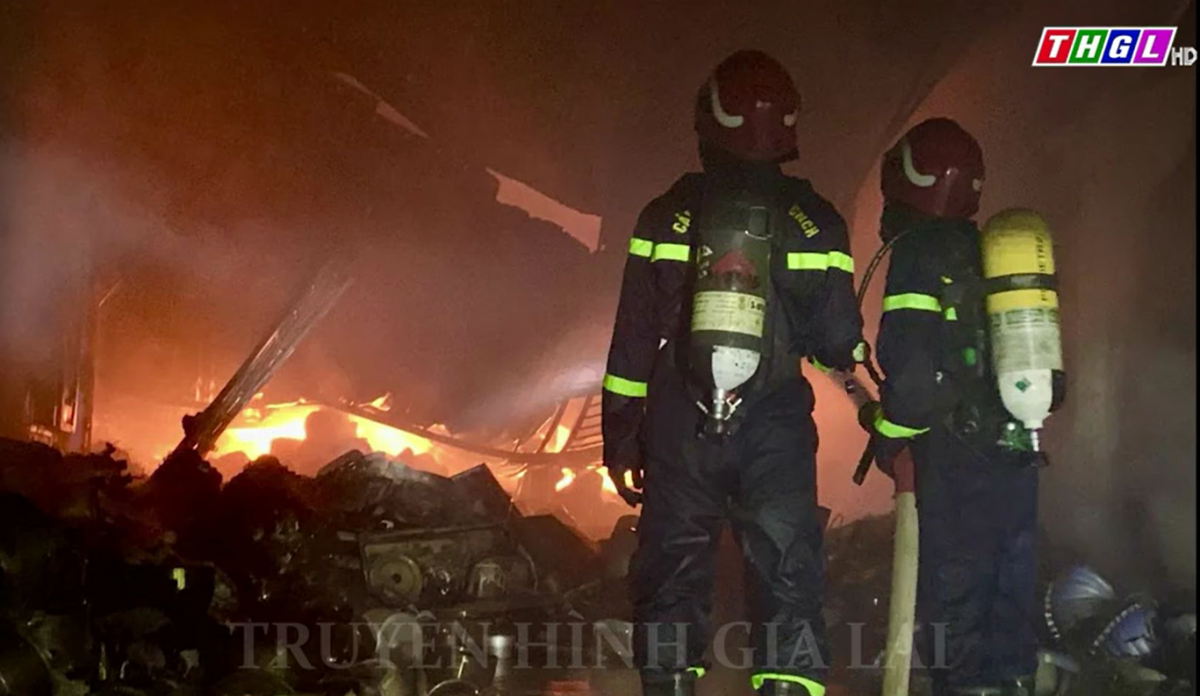 Cháy lớn xảy ra tại nhà kho của Công ty cổ phần Thương mại tổng hợp Hưng Thịnh Phát