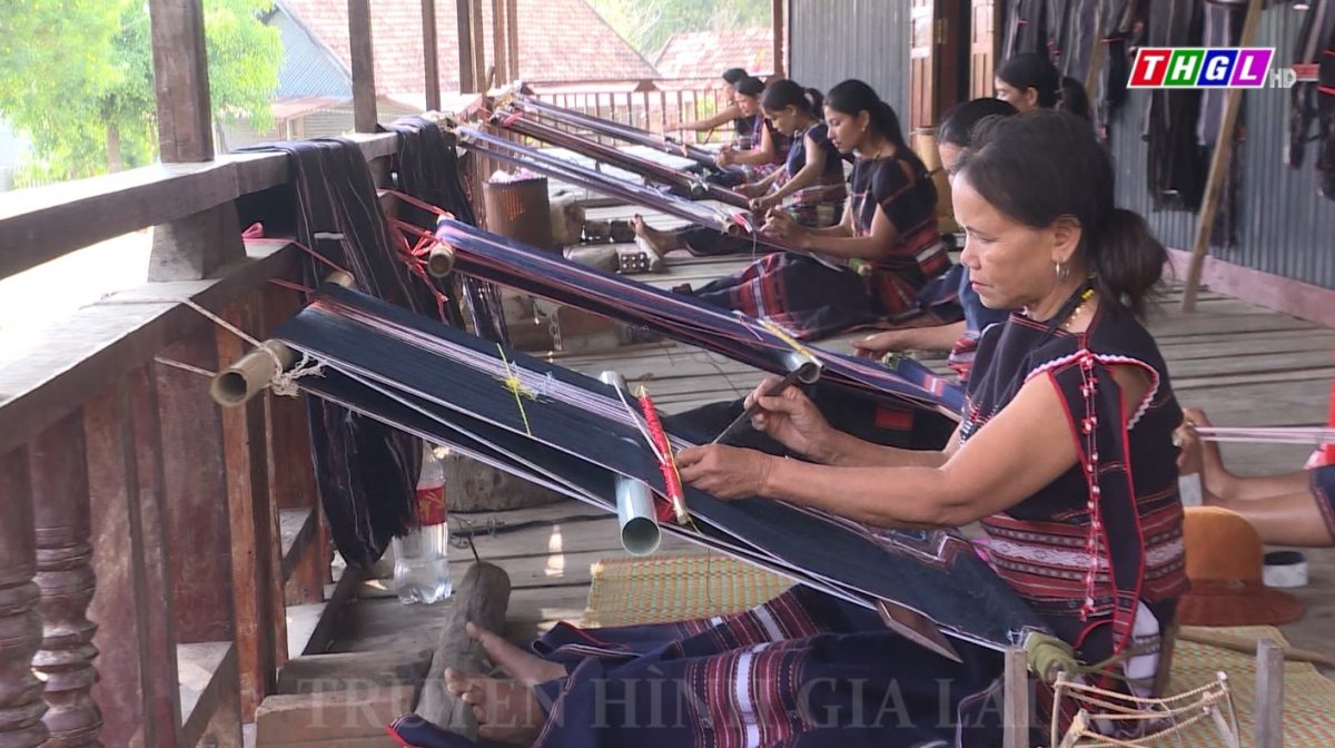 Toàn tỉnh Gia Lai hiện có 106 Câu lạc bộ dệt thổ cẩm