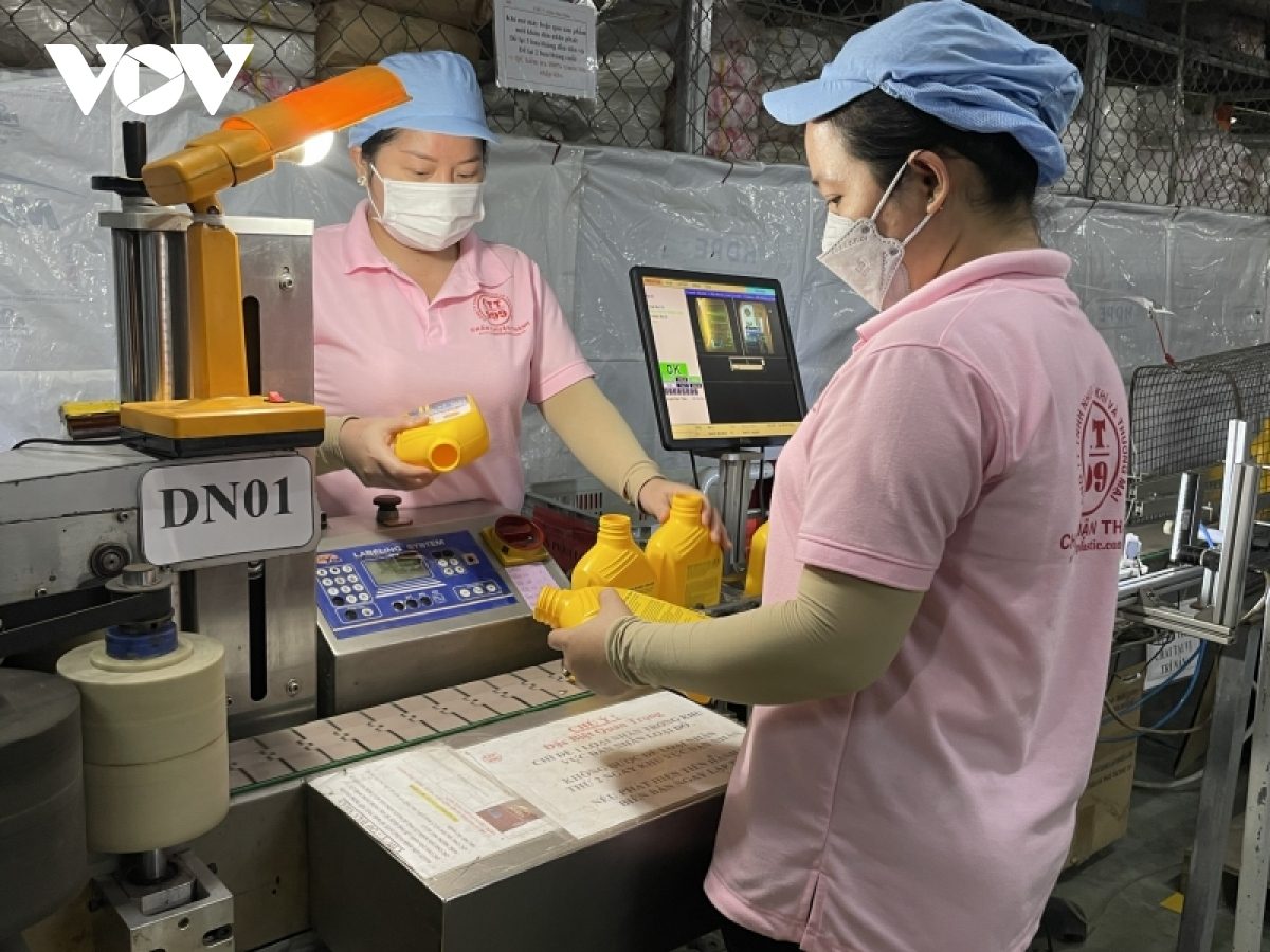 Doanh nghiệp mong “tín hiệu” giảm lãi suất sẽ đi vào cuộc sống