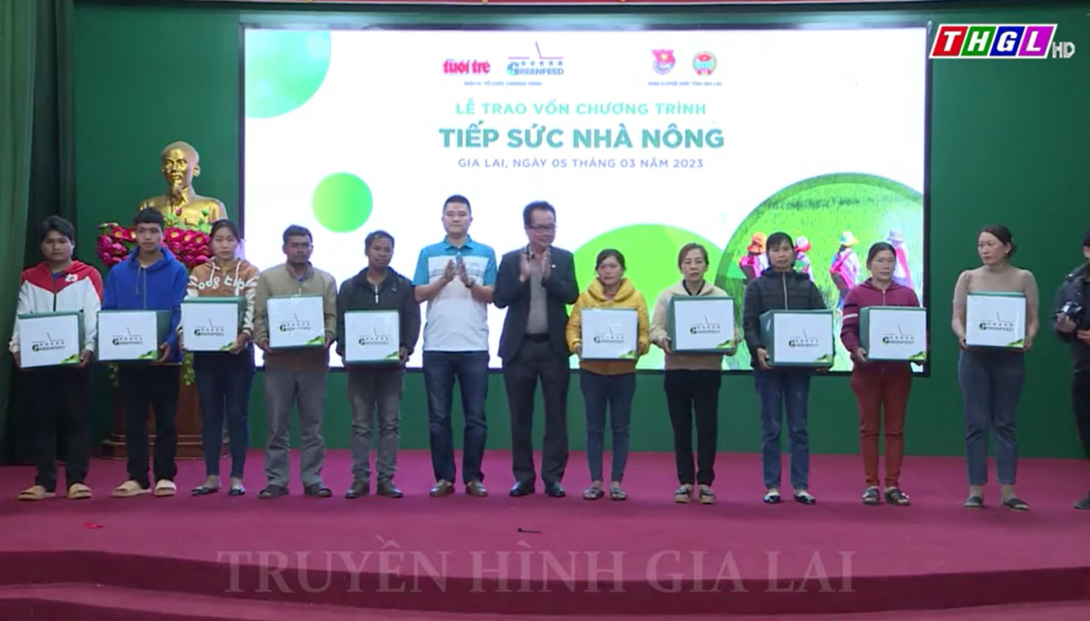 Lễ trao vốn Chương trình “Tiếp sức nhà nông”